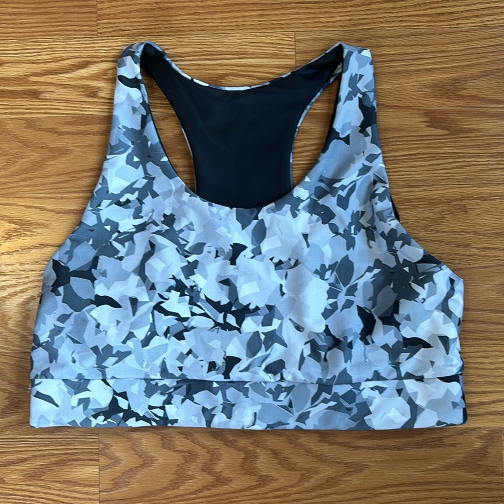 NWT Savvi Reversible Synergy Sports Bra Gray and White Floral and Black Size 1X